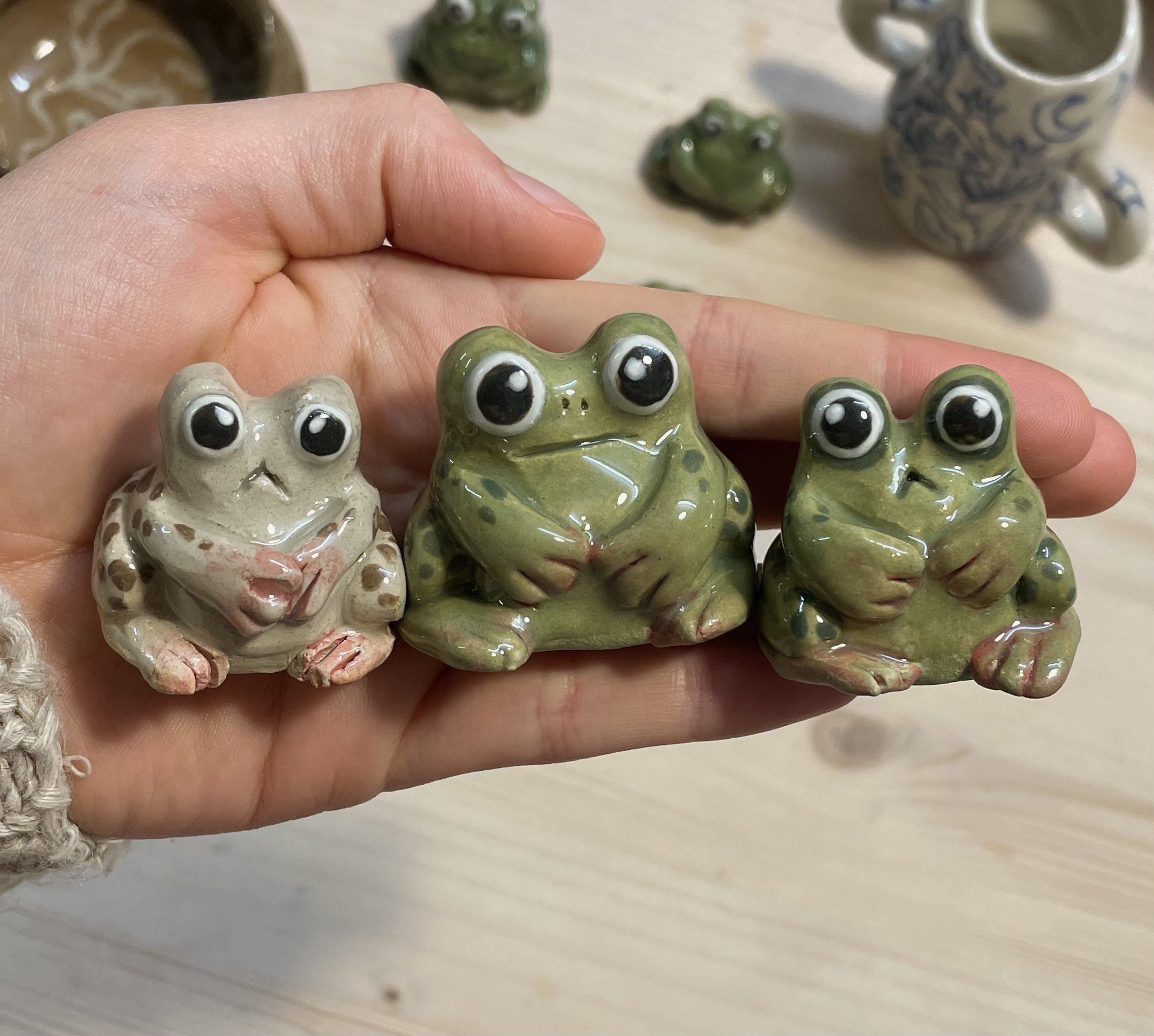 ceramic frog statues